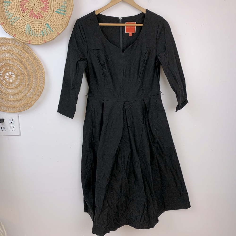 ModCloth black sweetheart neckline 50s dress